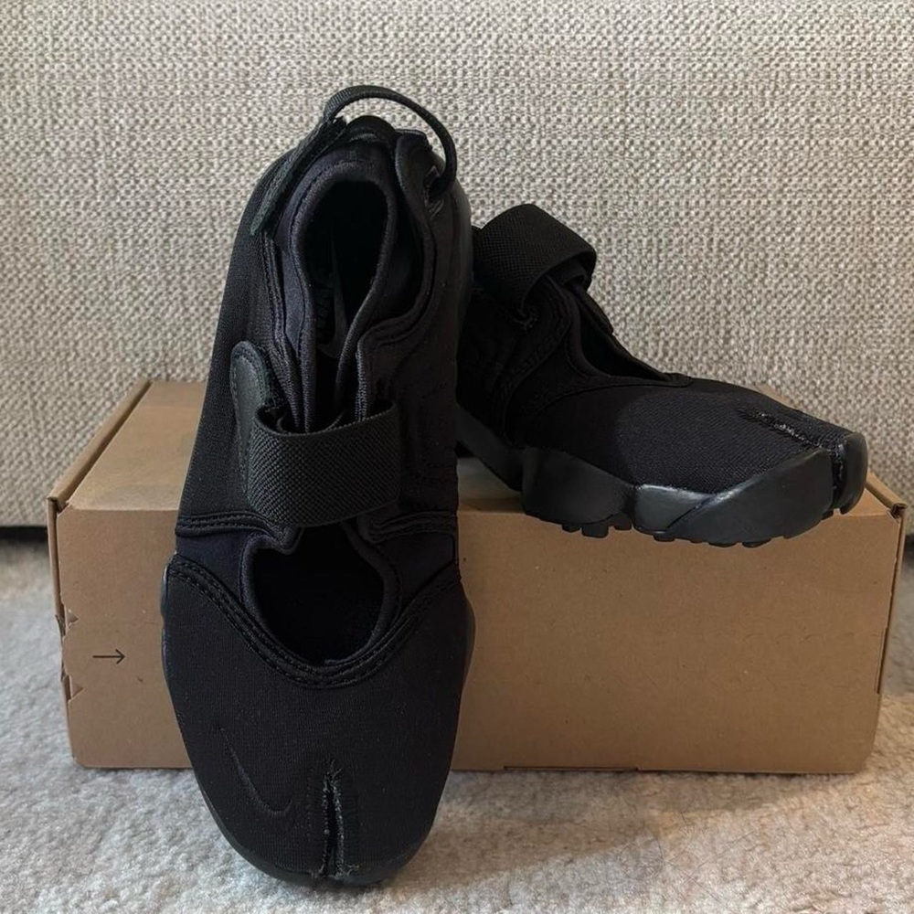 Nike Air Rift - Black Sneaker Tabis - Brand New w/ Box